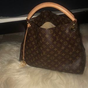 Louis Vuitton Artsy MM